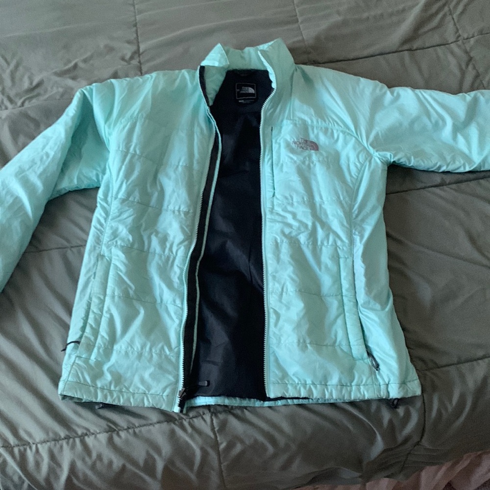 North face women’s aqua light winter jacket